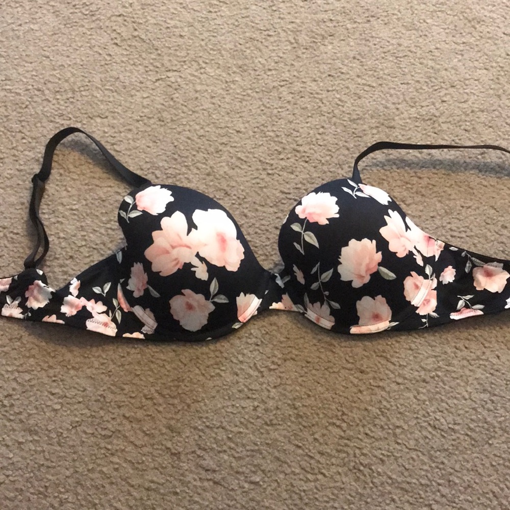 Victoria Secret bra size 36 D